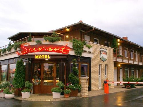 Sunset Motel 松博特海伊 外观 照片